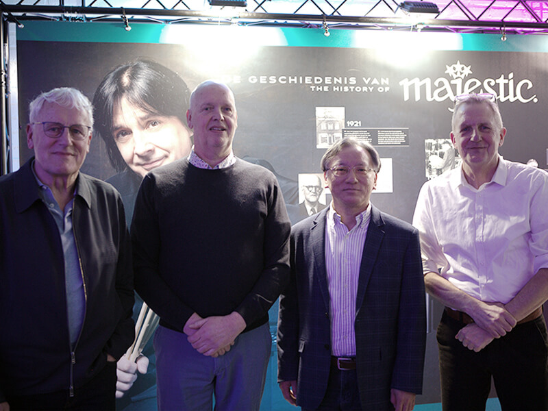 Wim Van der Glas, Klaas Van der Glas, Andy Wang, Roelof Van der Glas